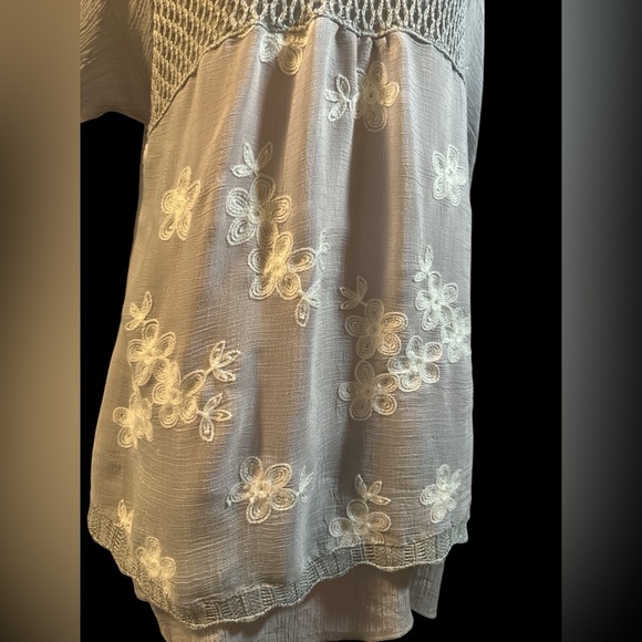 Simply Couture Silver Gray Short Sleeve Blouse with White Floral Embroidery - Picture 10 of 10